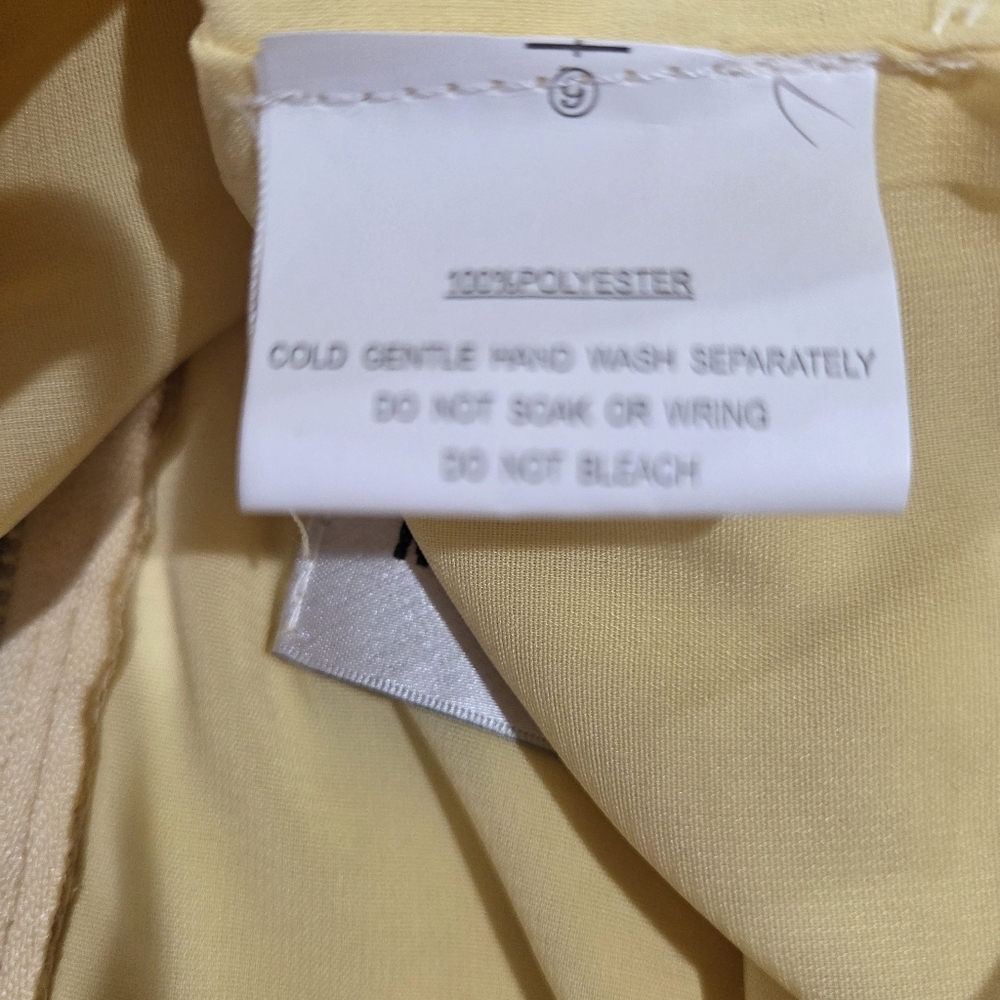 Hello Molly Lemon Print Ruffle Blouse Size M. - Picture 7 of 11